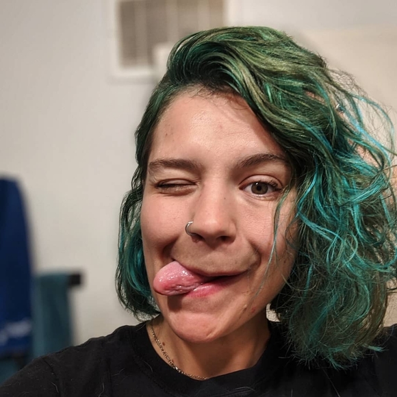 Meet your Posher, Adamina - Picture 1 of 2